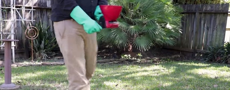 granular hand spreader