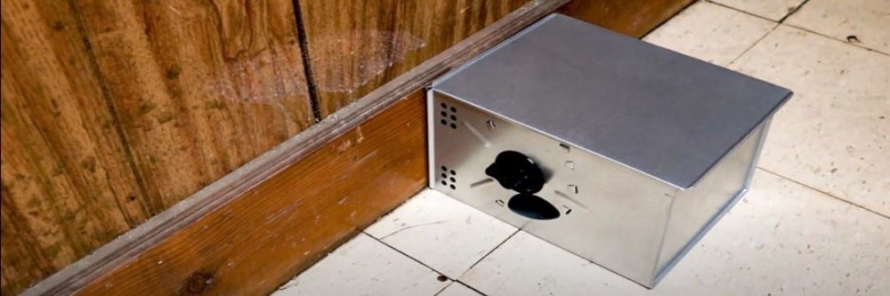 Repeating mouse trap placement on floor